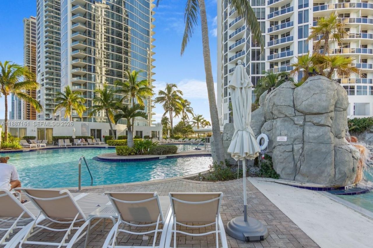 18001 E Collins Ave, Unit 2209, Sunny Isles Beach, FL 33160 Photo