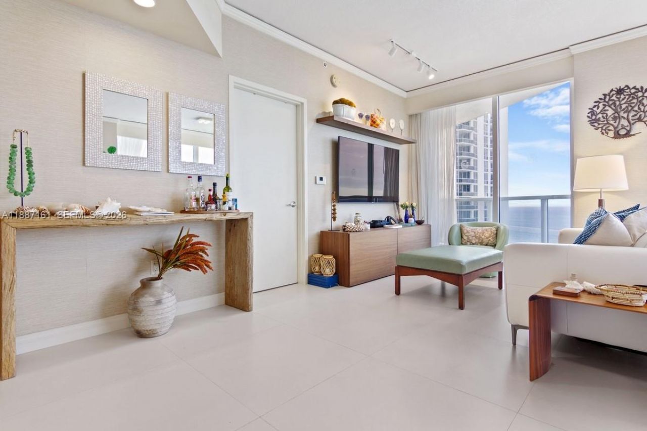 18001 E Collins Ave, Unit 2209, Sunny Isles Beach, FL 33160 Photo