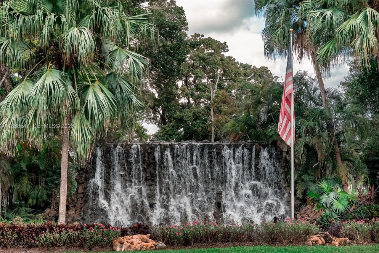 16200 Golf Club Rd, Unit 312, Weston, FL 33326 Photo