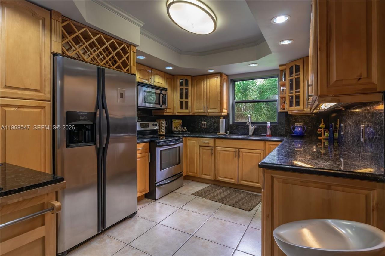 16200 Golf Club Rd, Unit 312, Weston, FL 33326 Photo