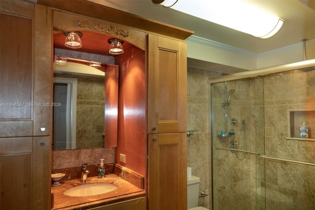 16200 Golf Club Rd, Unit 312, Weston, FL 33326 Photo