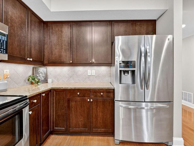 302 Zander Lane, Columbus, OH 43230 Photo 14