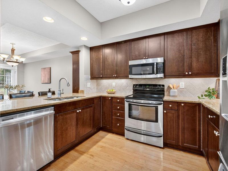 302 Zander Lane, Columbus, OH 43230 Photo 14