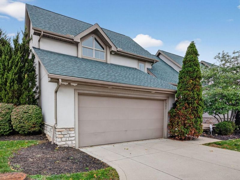 302 Zander Lane, Columbus, OH 43230 Photo 2