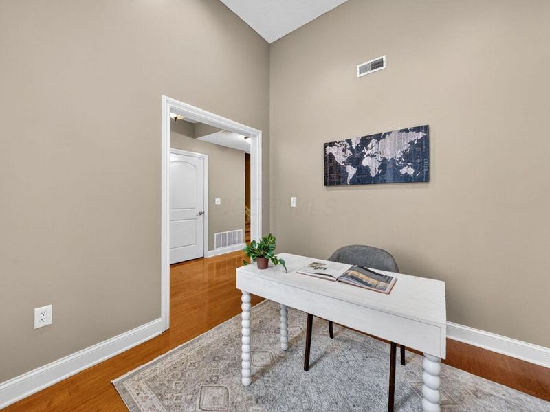 302 Zander Lane, Columbus, OH 43230 Photo 8