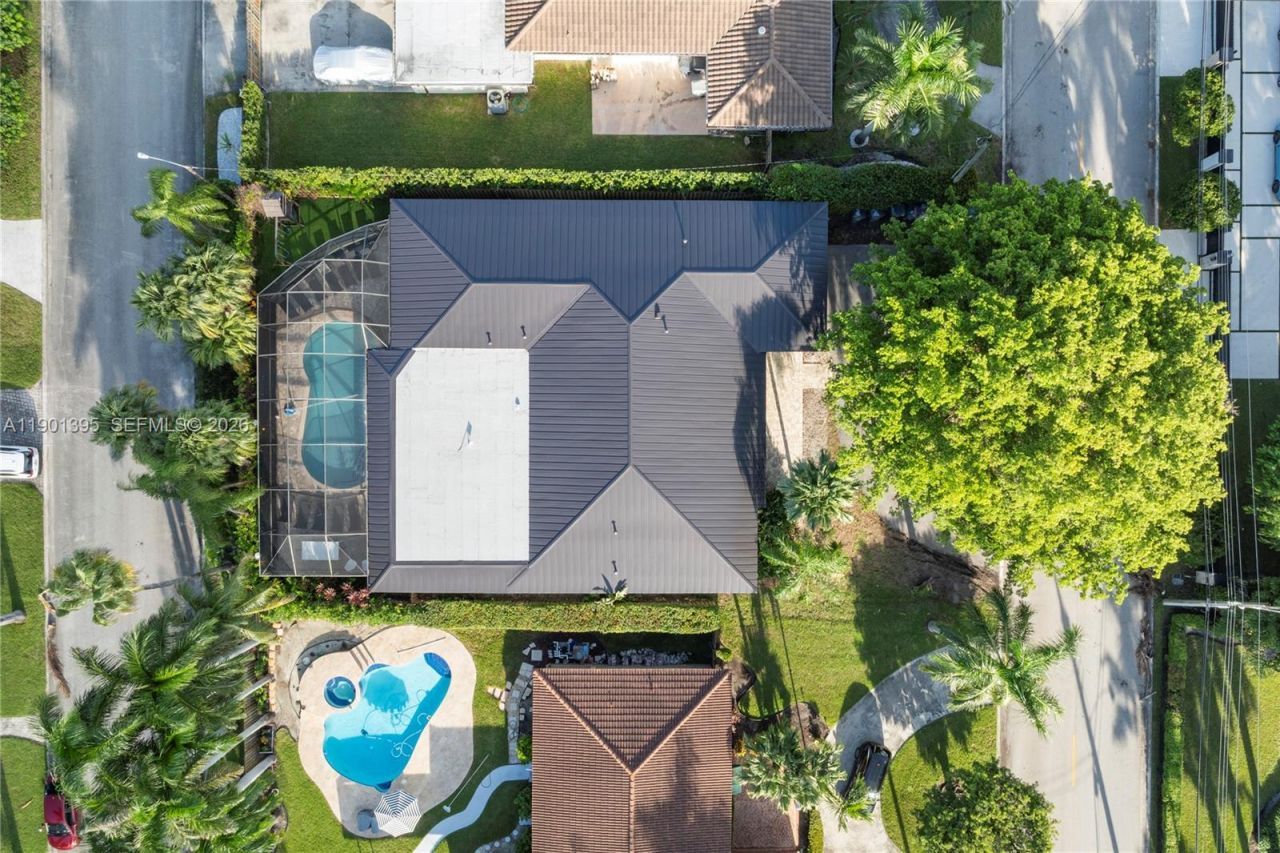 1141 N Northlake Dr, Hollywood, FL 33019 Photo