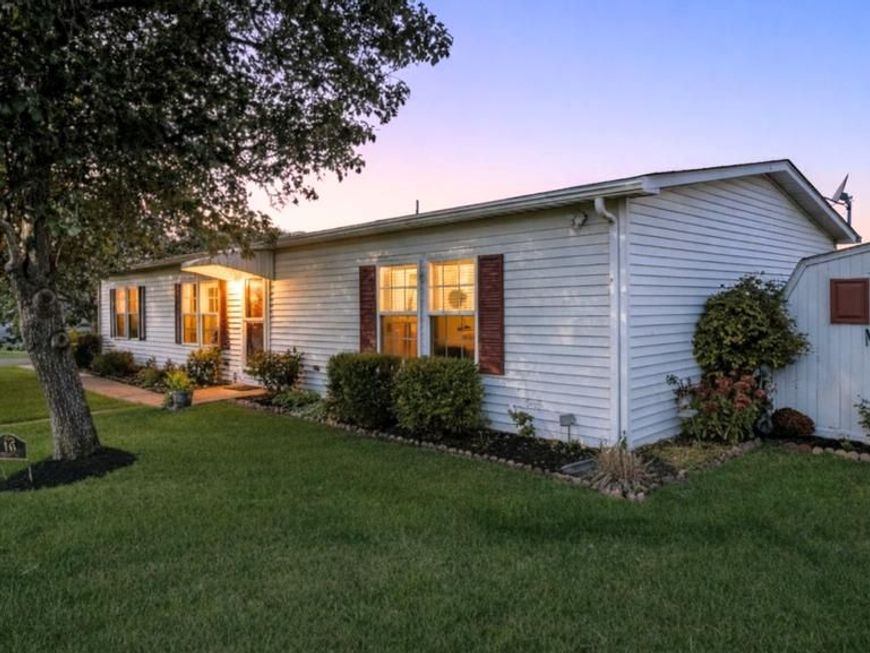 10 Bentwood Ct W, Harleysville, PA 19438 Main Photo