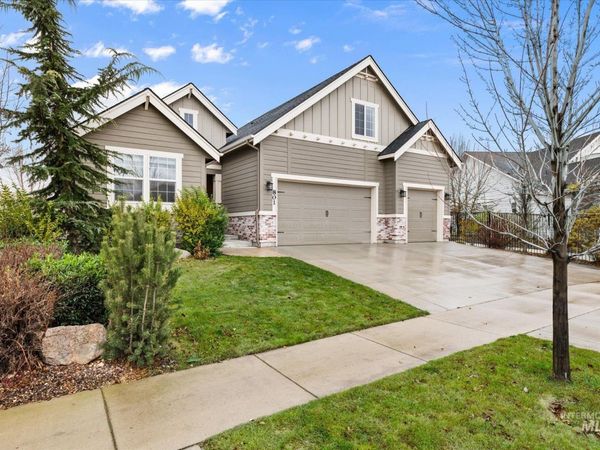 801 E Crest Ridge Dr, Meridian, ID 83642