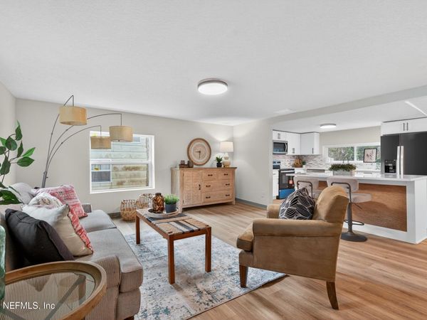 323 N 8TH Street, Fernandina Beach, FL 32034