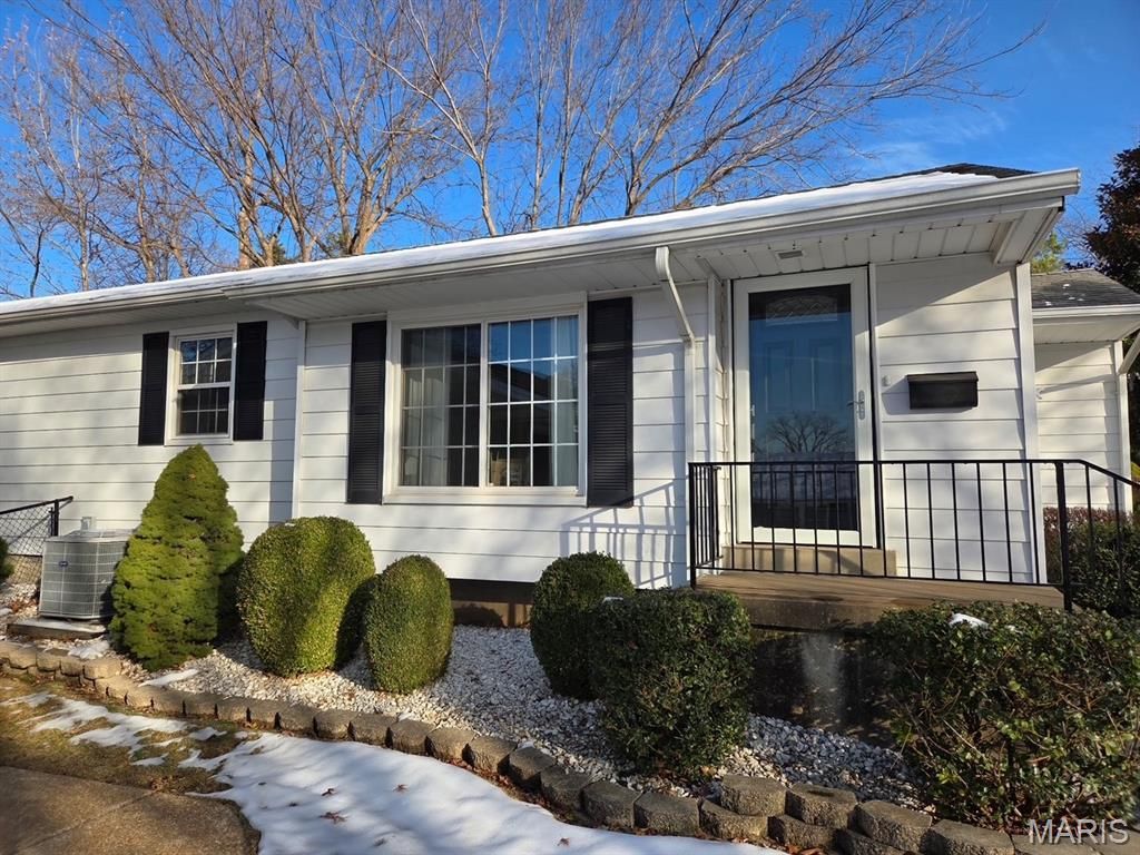 7081 Winona Avenue, Saint Louis, MO 63109 Main Photo