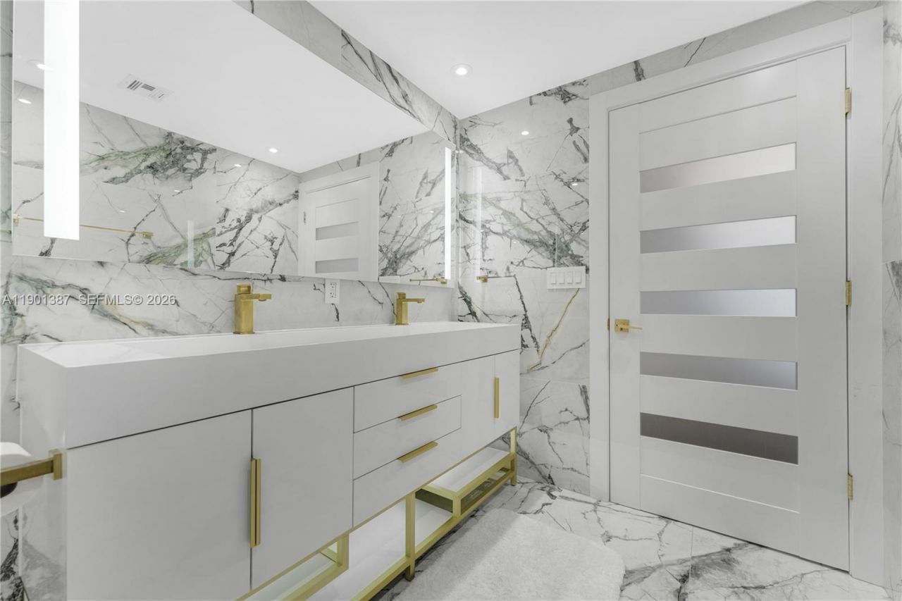 495 Brickell Ave, Unit 3802, Miami, FL 33131 Photo