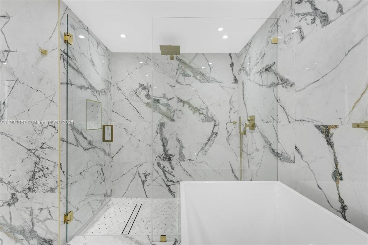 495 Brickell Ave, Unit 3802, Miami, FL 33131 Photo