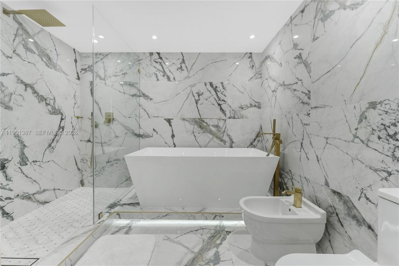 495 Brickell Ave, Unit 3802, Miami, FL 33131 Photo