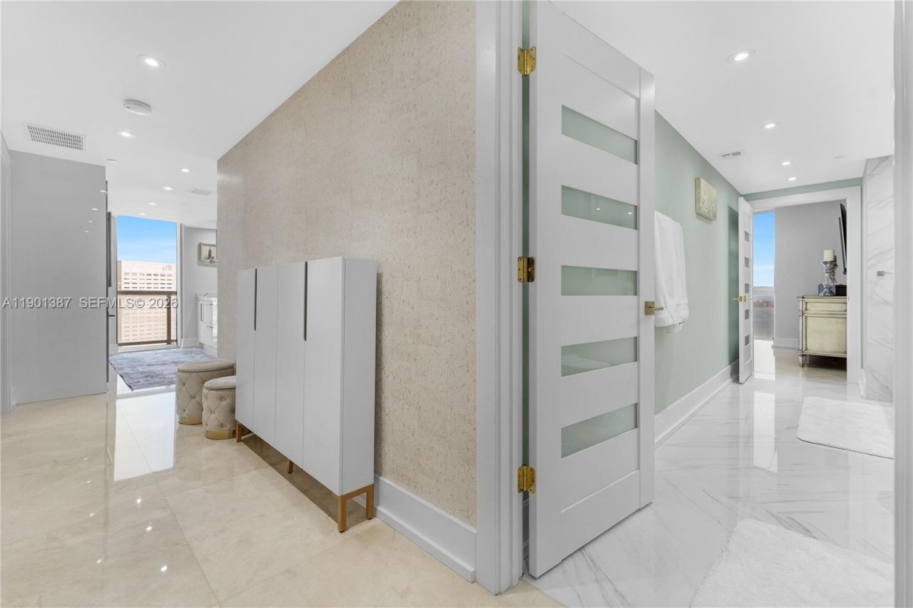 495 Brickell Ave, Unit 3802, Miami, FL 33131 Photo
