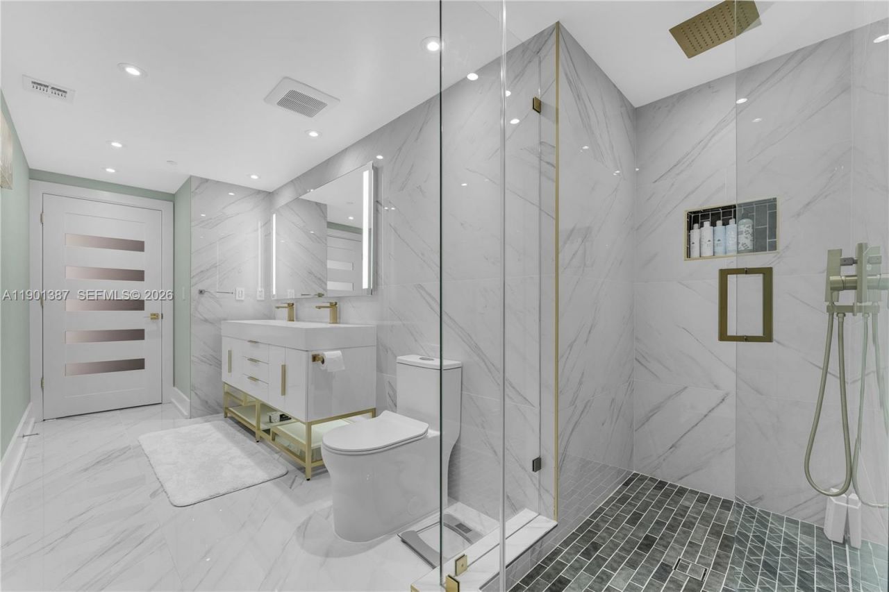 495 Brickell Ave, Unit 3802, Miami, FL 33131 Photo