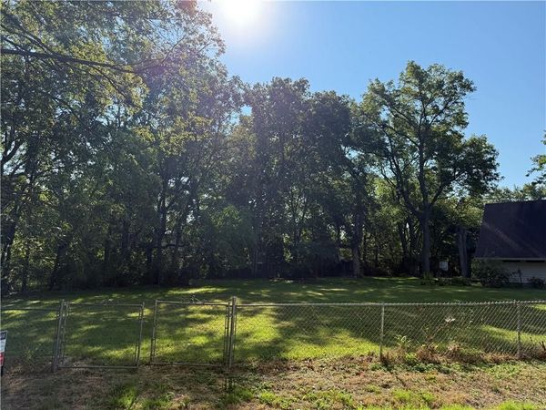 11317 Lister Drive, Kansas City, MO 64137