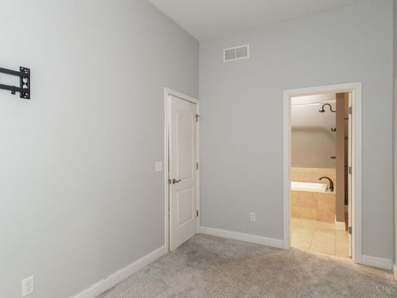 1238 Elsinore Avenue, Cincinnati, OH 45202 Photo 8