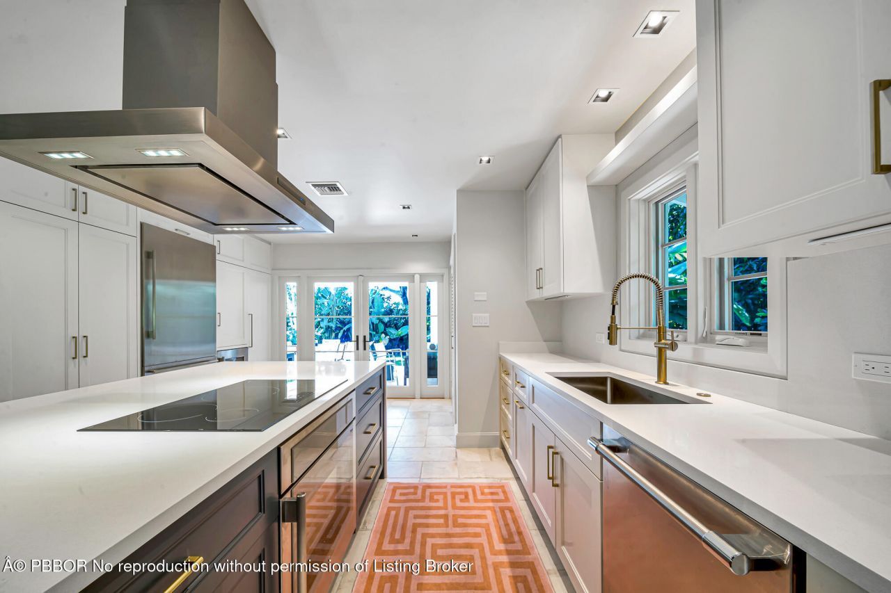 300 Barcelona Road, West Palm Beach, FL 33401 Photo