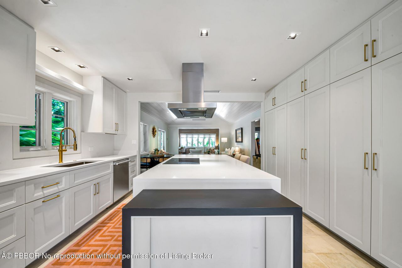 300 Barcelona Road, West Palm Beach, FL 33401 Photo