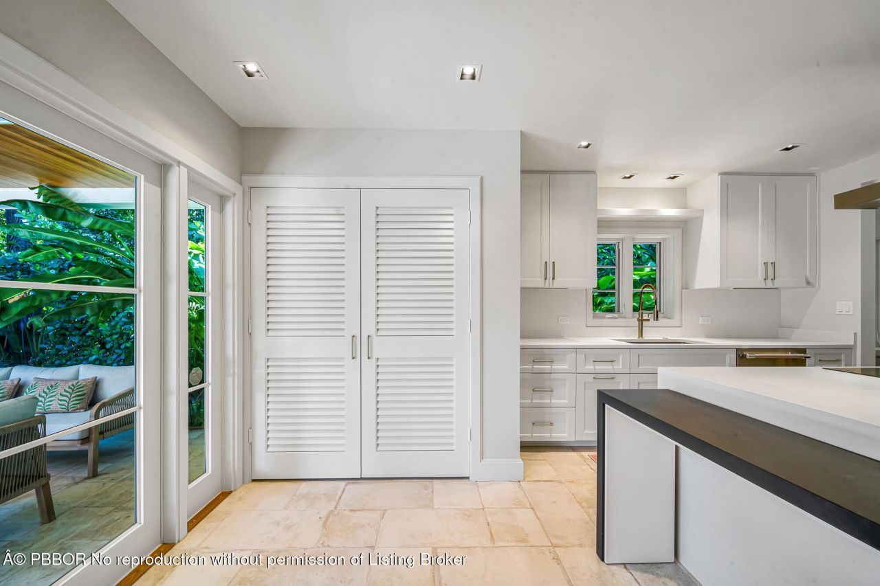 300 Barcelona Road, West Palm Beach, FL 33401 Photo