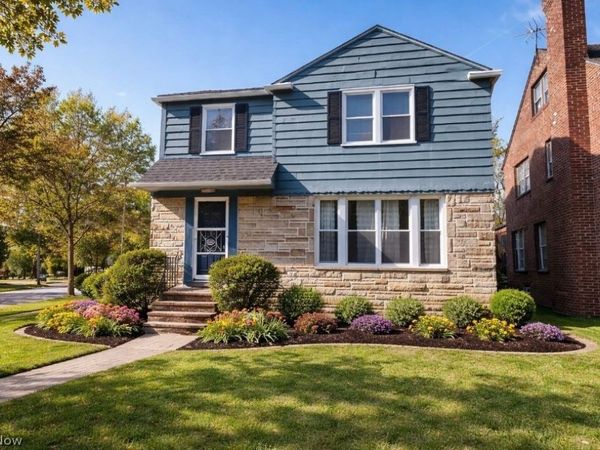 2374 Traymore Road, University Heights, OH 44118