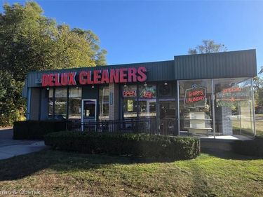 32065 Grand River Avenue, Farmington, MI 48336