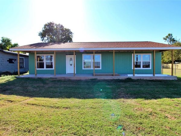 710 E Burleson Avenue, Mart, TX 76664