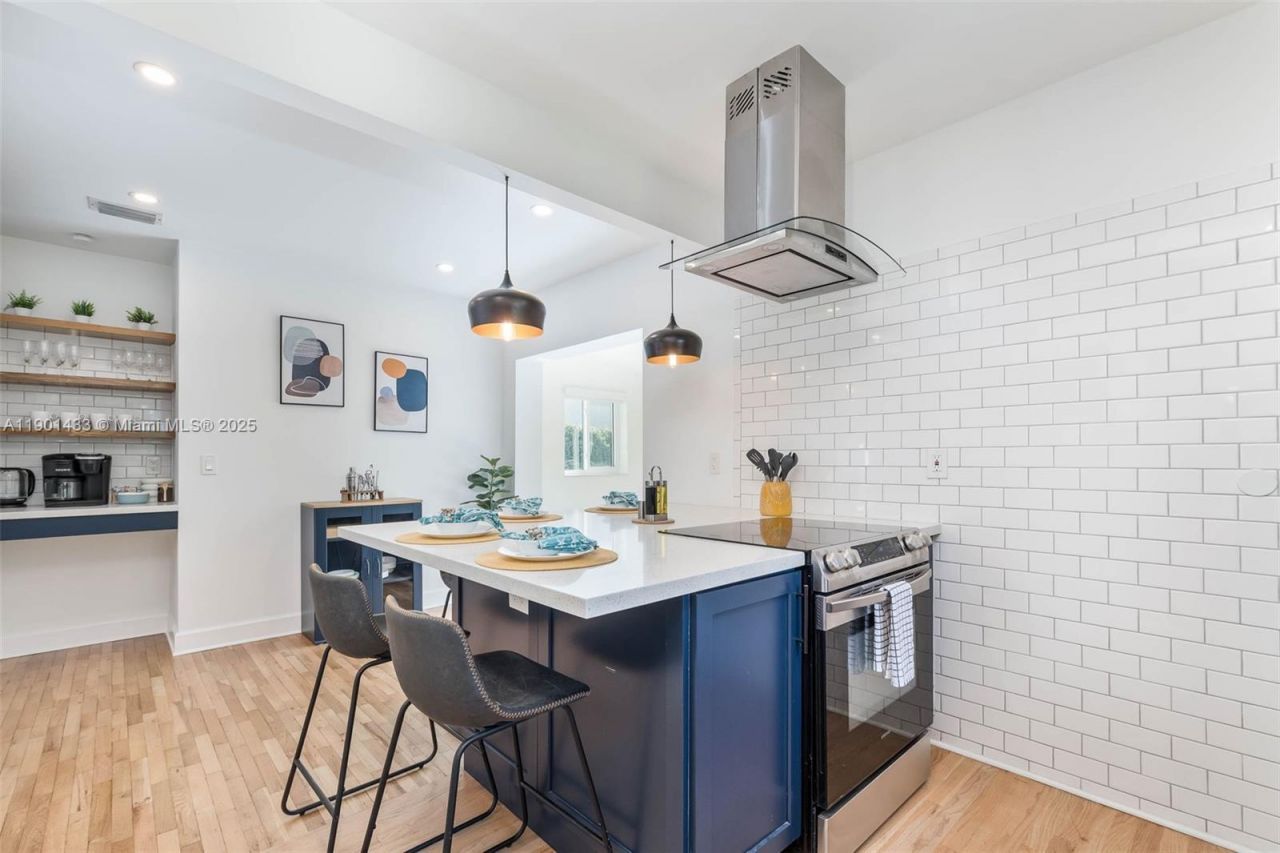 260 NE 46th St, Miami, FL 33137 Photo