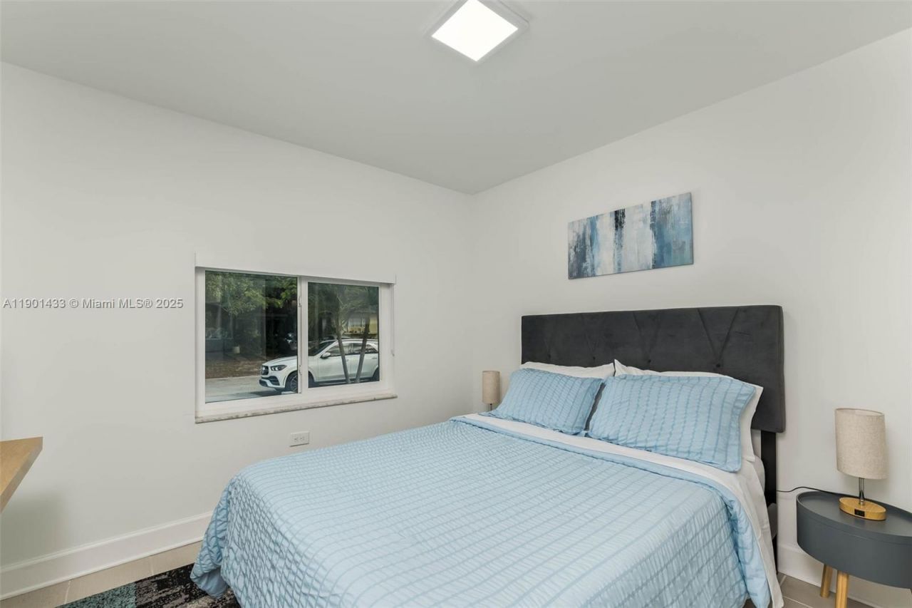 260 NE 46th St, Miami, FL 33137 Photo