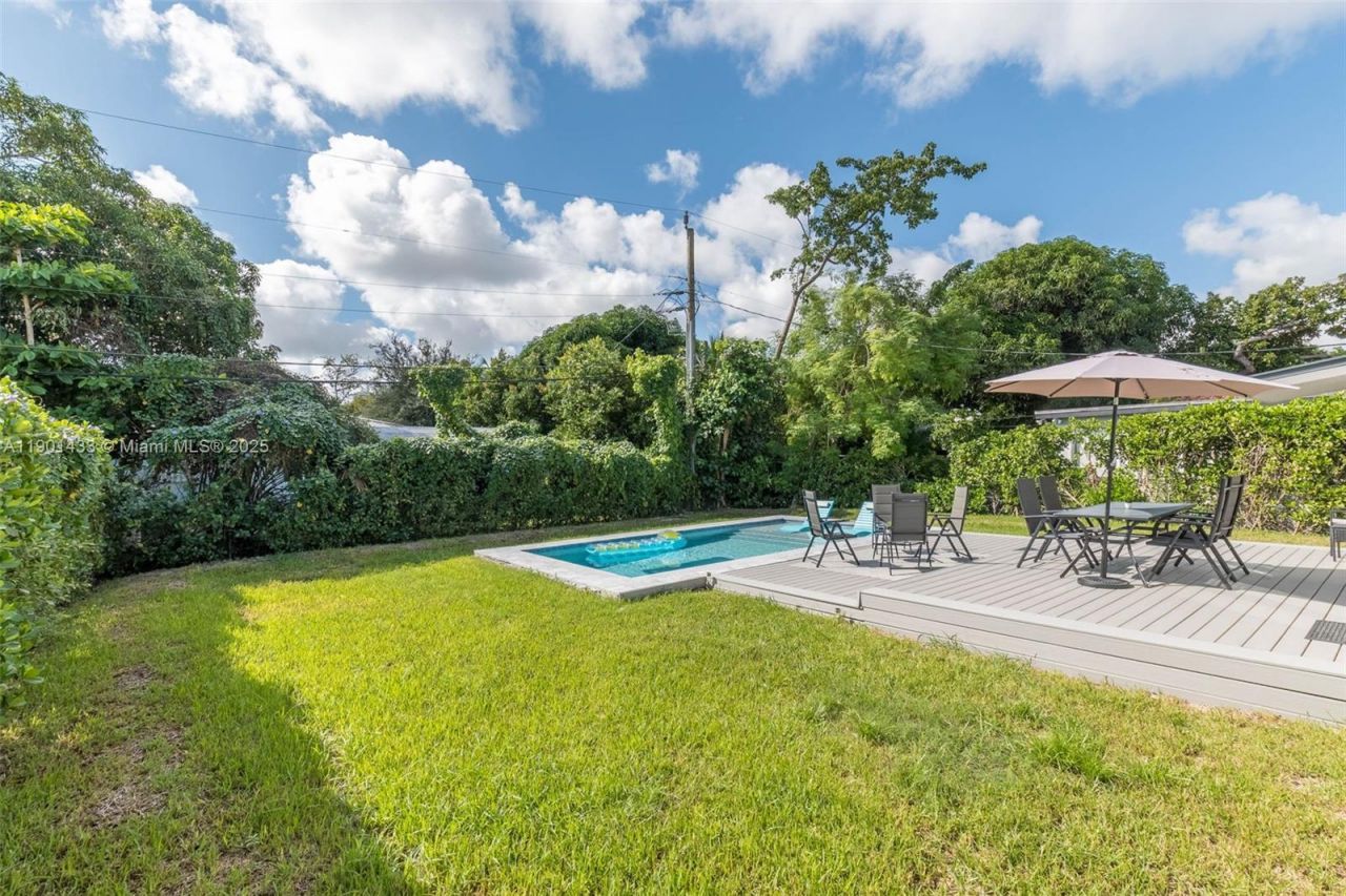 260 NE 46th St, Miami, FL 33137 Photo