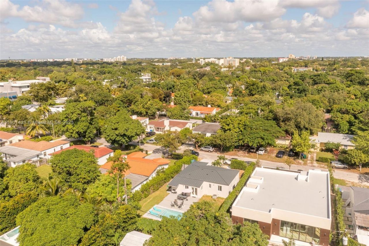 260 NE 46th St, Miami, FL 33137 Photo