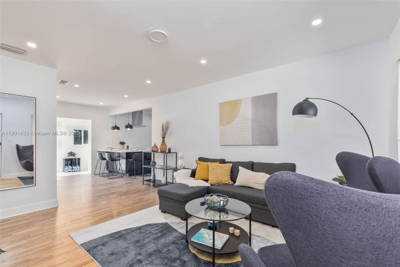 260 NE 46th St, Miami, FL 33137 Photo