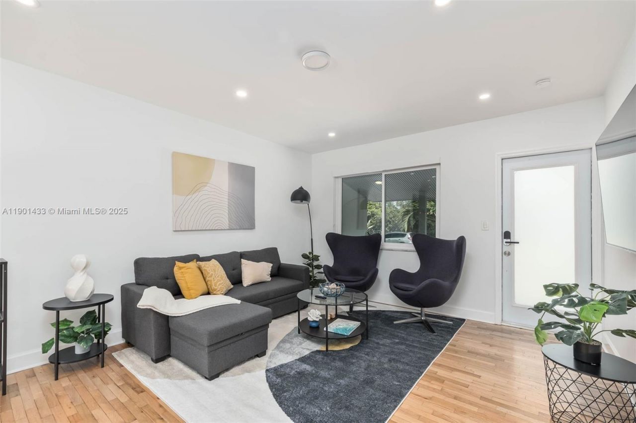 260 NE 46th St, Miami, FL 33137 Photo