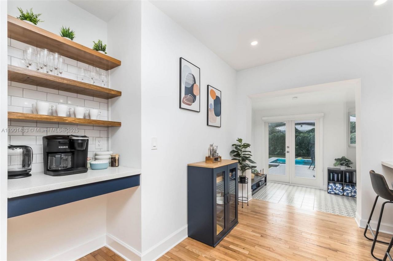 260 NE 46th St, Miami, FL 33137 Photo