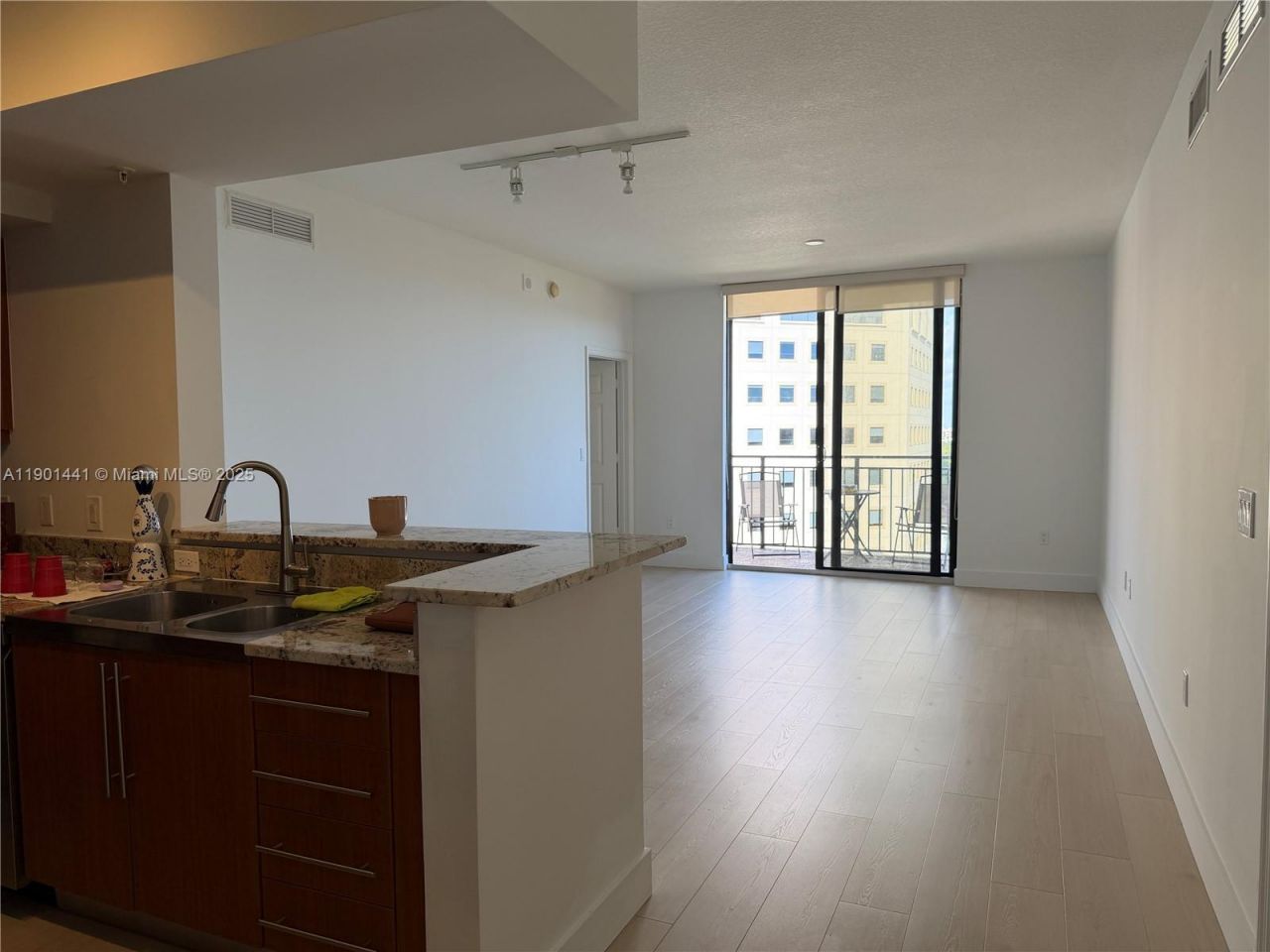 888 S Douglas Rd, Unit 917, Coral Gables, FL 33134 Photo