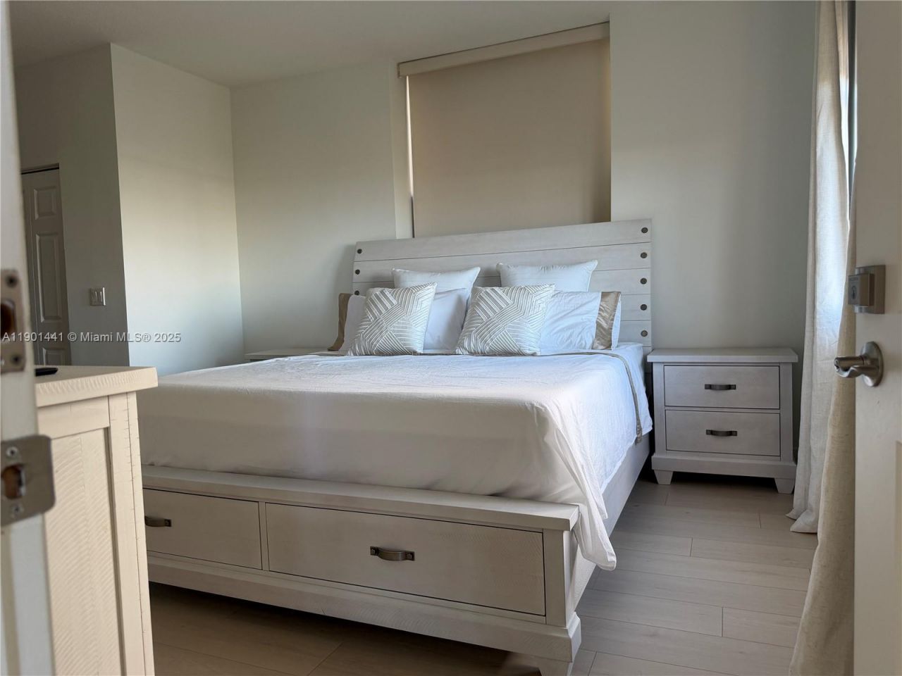 888 S Douglas Rd, Unit 917, Coral Gables, FL 33134 Photo