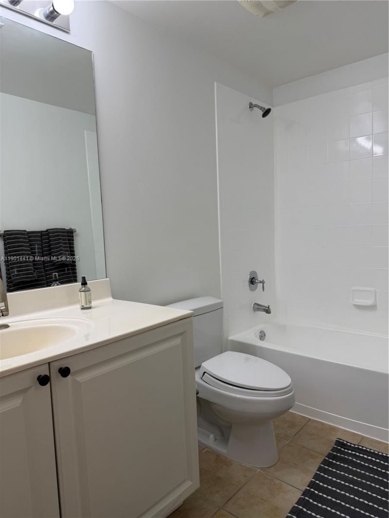 888 S Douglas Rd, Unit 917, Coral Gables, FL 33134 Photo