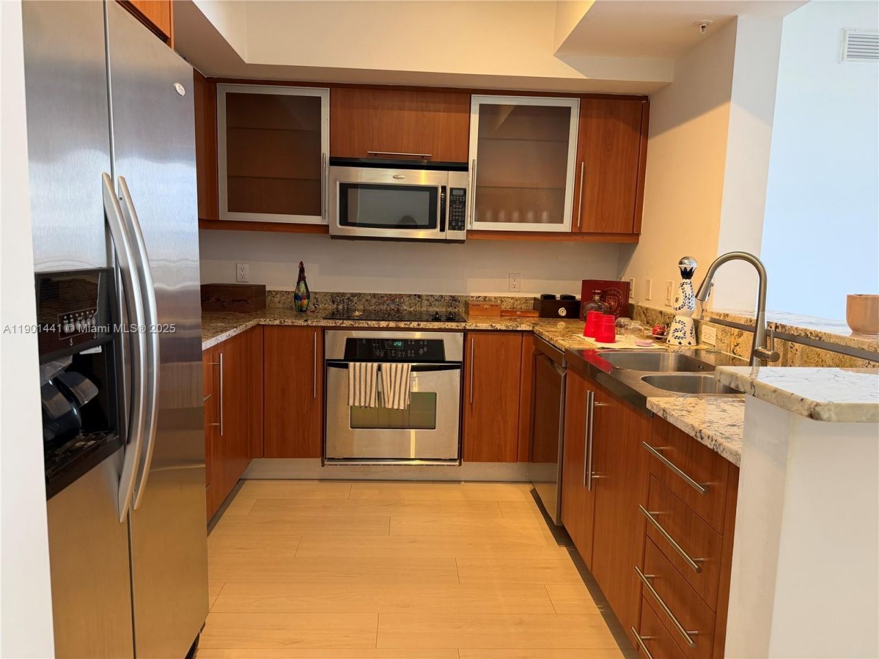 888 S Douglas Rd, Unit 917, Coral Gables, FL 33134 Photo