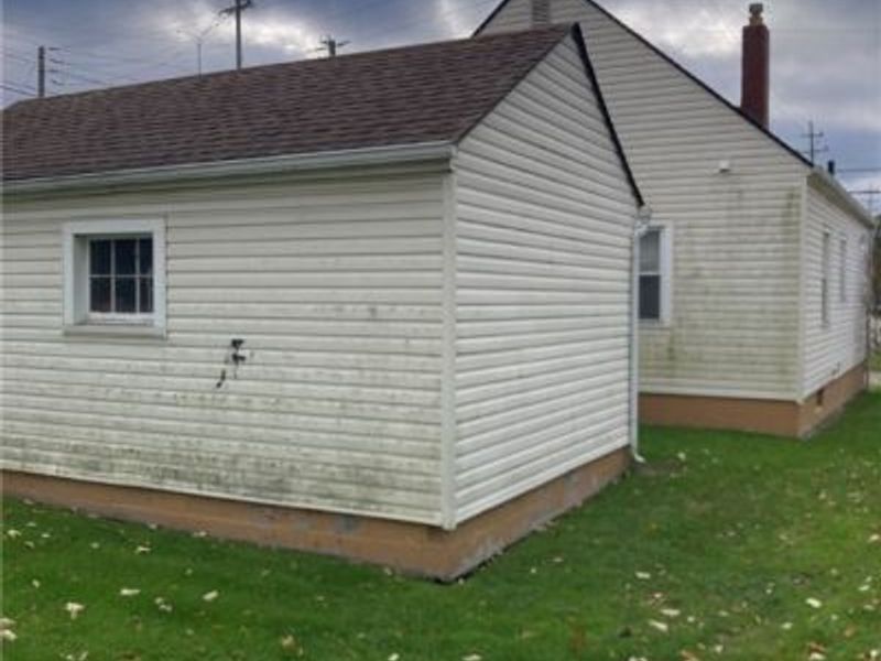 2354 21st Street SW, Akron, OH 44314 Photo 4