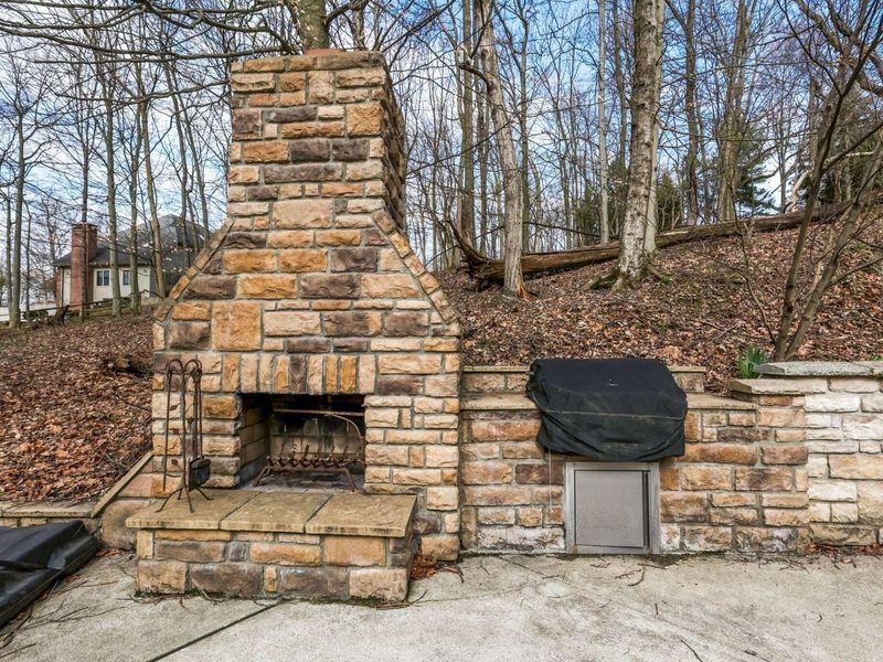 256 Pinehurst Drive, Granville, OH 43023 Photo 8