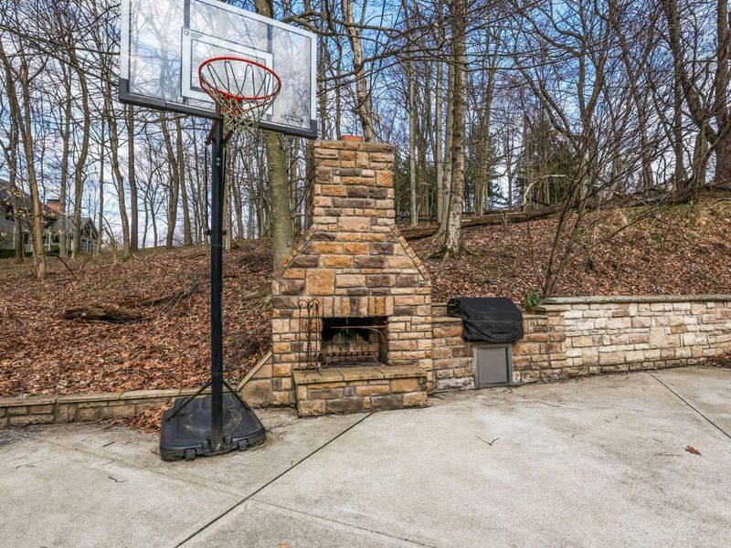 256 Pinehurst Drive, Granville, OH 43023 Photo 9