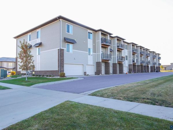 7701 S Townsley Ave, Unit 214, Sioux Falls, SD 57108