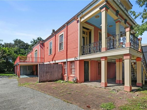 920 FRENCHMEN Street, New Orleans, LA 70117