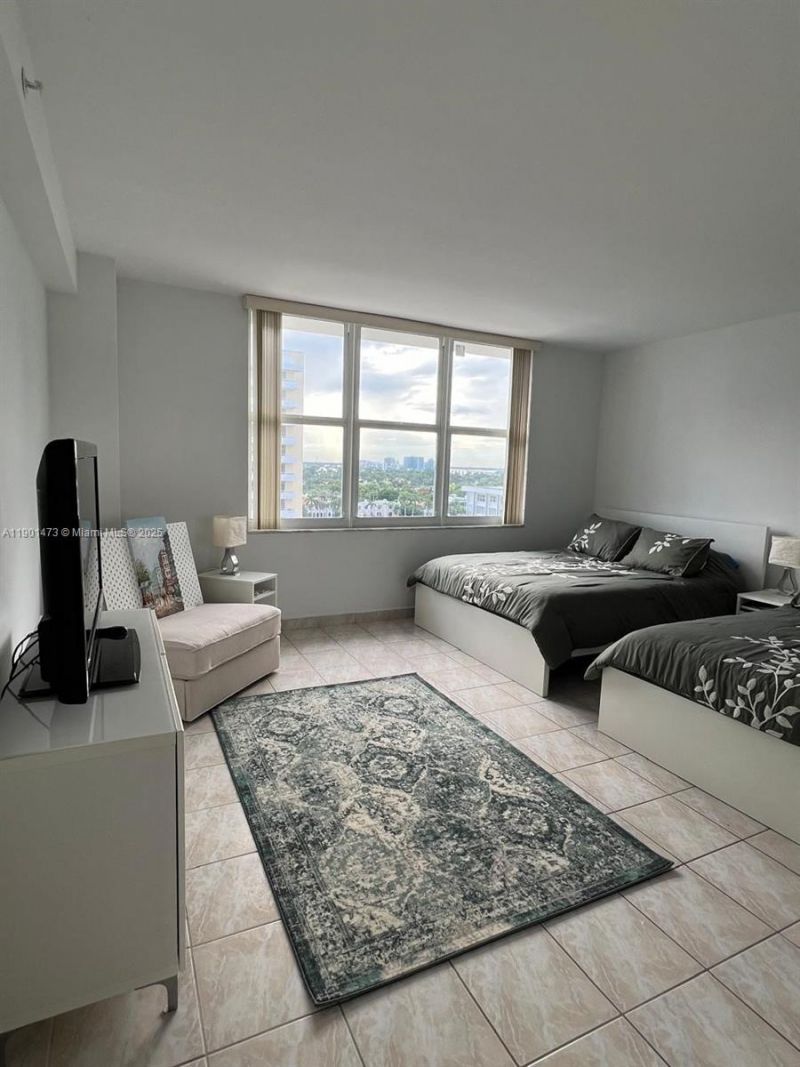 5601 Collins Ave, Unit 1115, Miami Beach, FL 33140 Photo