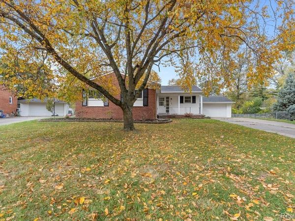 25146 Dallas Drive, Grosse Ile Twp, MI 48138