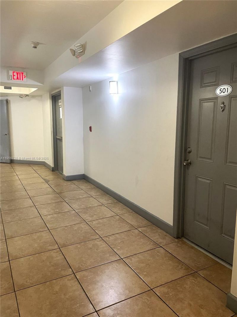 102 SW 6th Ave, Unit 501, Miami, FL 33130 Photo