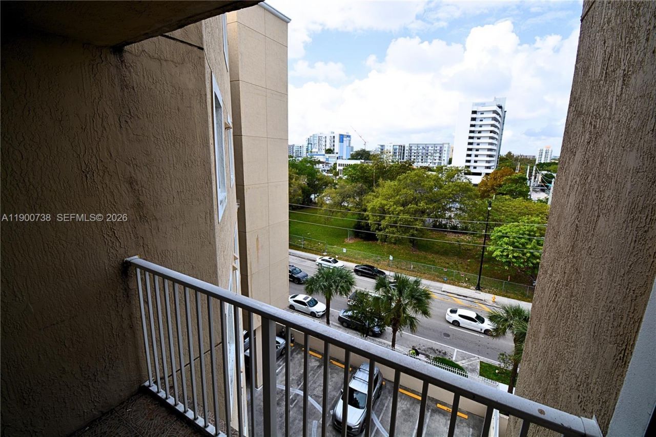 102 SW 6th Ave, Unit 501, Miami, FL 33130 Photo