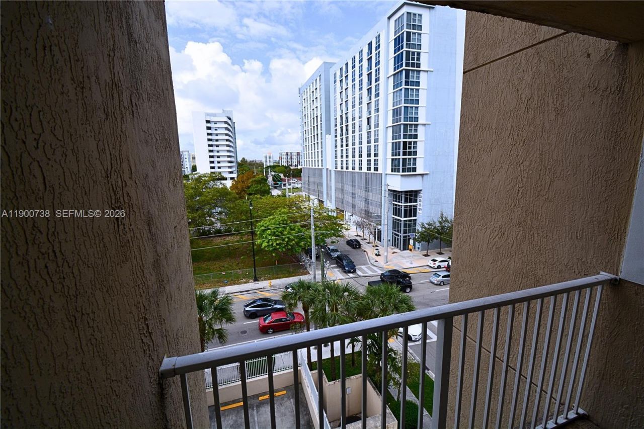 102 SW 6th Ave, Unit 501, Miami, FL 33130 Photo