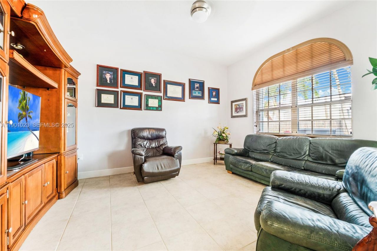 3743 SW 133rd Pl, Miami, FL 33175 Photo