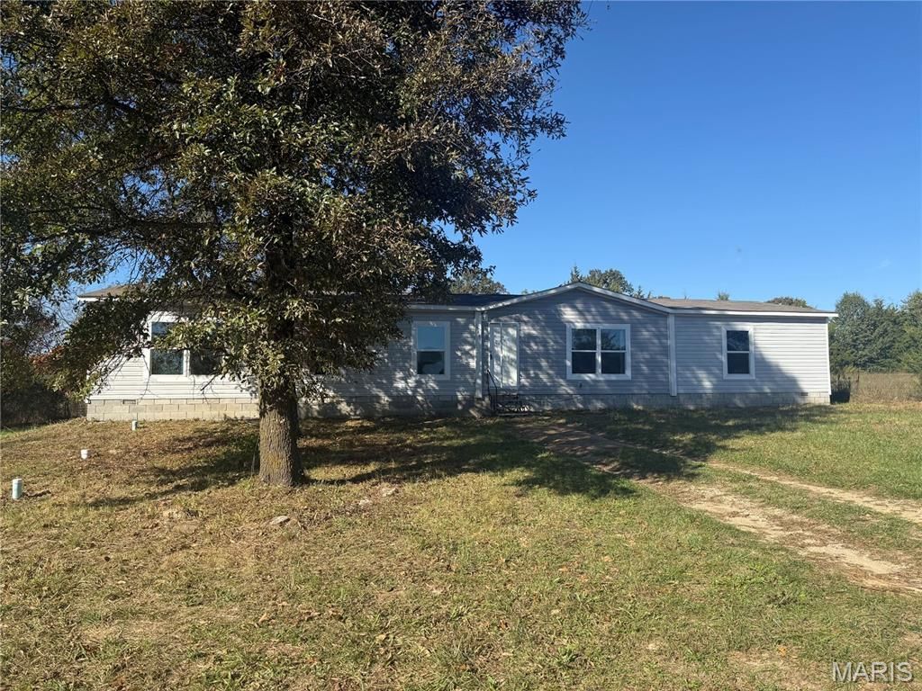 15841 Nickel Drive, Phillipsburg, MO 65722 Main Photo